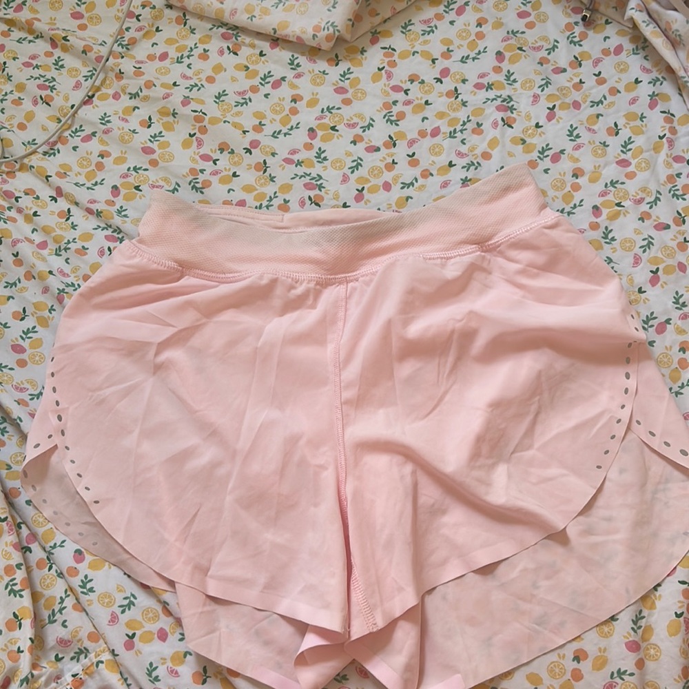 Lululemon Find Your Pace Shorts 3in, Size 2, Strawberry Milkshake